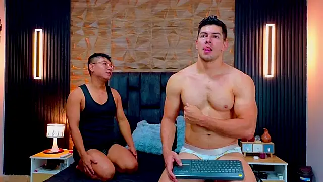 Snapshot of FelipeAndMarcello3 chatting on July 2, 3:40 pm FelipeAndMarcello3 online show from July 2, 3:40 pm