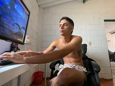 Max TheHorseDick online show from October 12, 6:18 pm