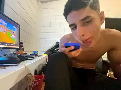 Max TheHorseDick online show from October 23, 3:50 am