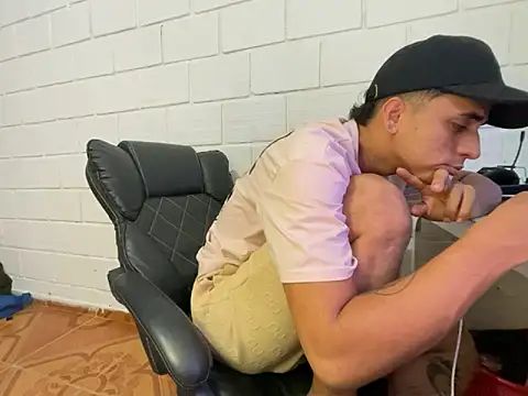 Max TheHorseDick online show from February 13, 3:35 am