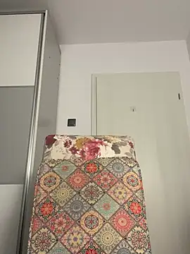 snow flakee online show from February 27, 8:06 am