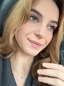 Snapshot of -AngelAri- chatting on December 26, 9:33 am -AngelAri- online show from December 26, 9:33 am