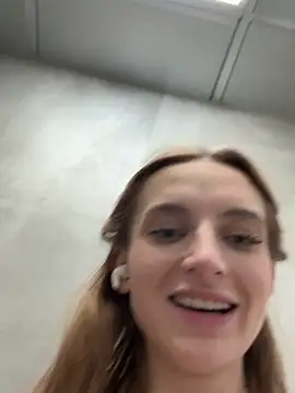 Snapshot of -AngelAri- chatting on December 30, 9:08 pm -AngelAri- online show from December 30, 9:08 pm