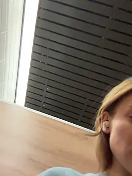 Snapshot of -AngelAri- chatting on January 12, 12:23 pm -AngelAri- online show from January 12, 12:23 pm