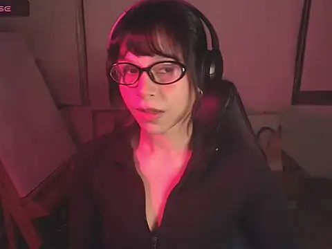 Snapshot of alien__show chatting on March 18, 3:31 am alien show online show from March 18, 3:31 am