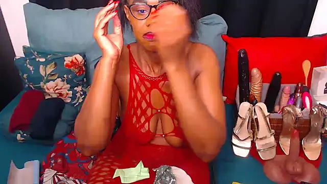 Snapshot of sexybootylicious chatting on October 11, 9:08 am sexybootylicious online show from October 11, 9:08 am