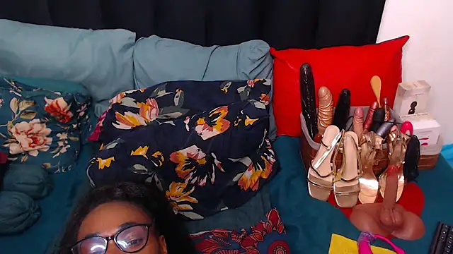 Snapshot of sexybootylicious chatting on October 12, 9:25 pm sexybootylicious online show from October 12, 9:25 pm