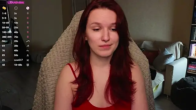 Snapshot of Val_lava chatting on April 5, 8:28 pm Val lava online show from April 5, 8:28 pm