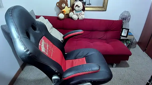 Snapshot of NicolettColin chatting on February 12, 2:24 am NicolettColin online show from February 12, 2:24 am