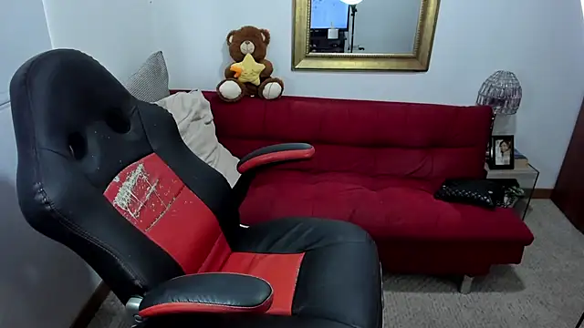 Snapshot of NicolettColin chatting on February 25, 7:58 pm NicolettColin online show from February 25, 7:58 pm