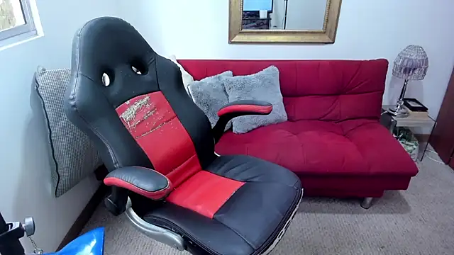 Snapshot of NicolettColin chatting on March 18, 7:31 pm NicolettColin online show from March 18, 7:31 pm