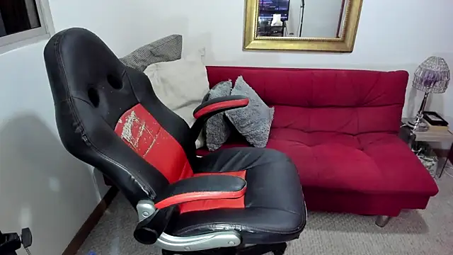 Snapshot of NicolettColin chatting on March 20, 1:13 am NicolettColin online show from March 20, 1:13 am