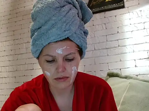 Snapshot of Angel_girllovemy chatting on November 12, 6:14 am Angel girllovemy online show from November 12, 6:14 am