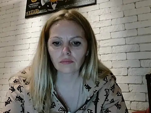 Snapshot of Angel_girllovemy chatting on November 17, 3:29 pm Angel girllovemy online show from November 17, 3:29 pm