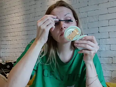 Snapshot of Angel_girllovemy chatting on December 19, 7:26 am Angel girllovemy online show from December 19, 7:26 am