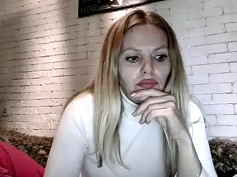 Snapshot of Angel_girllovemy chatting on January 6, 2:54 pm Angel girllovemy online show from January 6, 2:54 pm