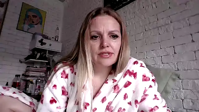 Snapshot of Angel_girllovemy chatting on February 11, 7:57 am Angel girllovemy online show from February 11, 7:57 am