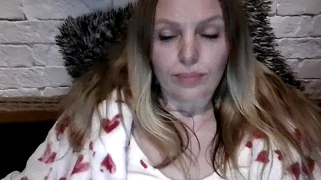 Snapshot of Angel_girllovemy chatting on February 16, 8:27 pm Angel girllovemy online show from February 16, 8:27 pm