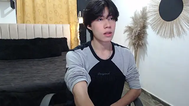 Elio-cam online show from March 25, 3:01 am