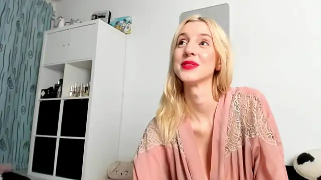 KenzieDawton online show from September 17, 8:21 pm