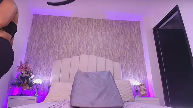 raven lilith  online show from December 21, 3:13 am