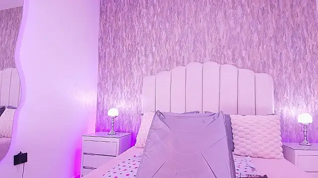 Snapshot of raven_lilith_ chatting on February 8, 3:21 am raven lilith online show from February 8, 3:21 am