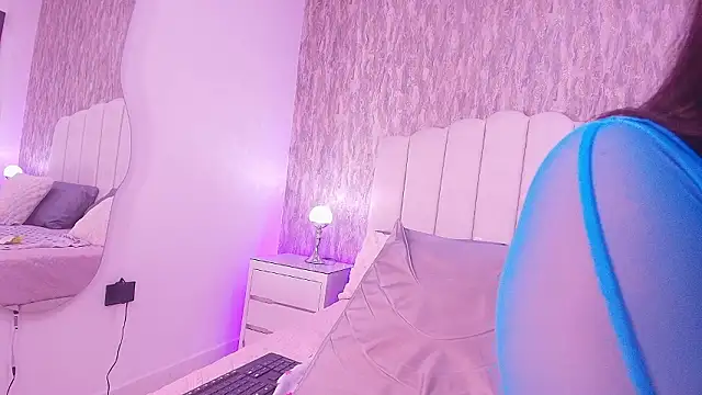 Snapshot of raven_lilith_ chatting on February 14, 3:14 am raven lilith online show from February 14, 3:14 am