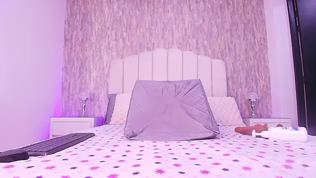 raven lilith  online show from February 27, 3:17 am