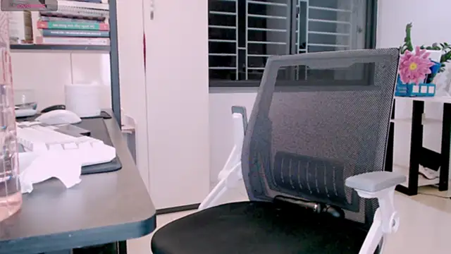 Shyn   online show from November 7, 4:40 pm