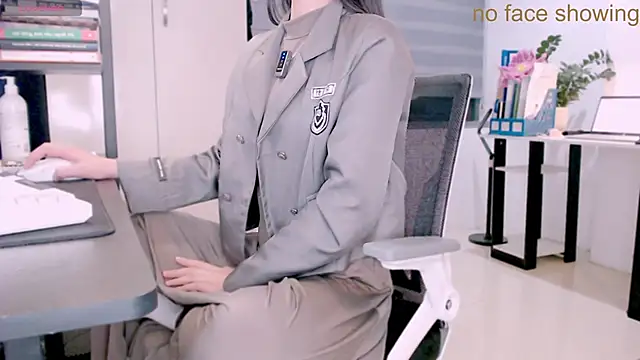 Shyn   online show from November 29, 5:05 pm