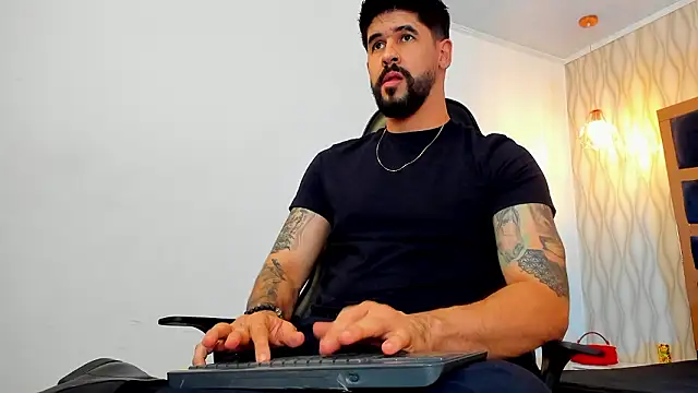 Petesevans online show from February 6, 11:19 pm