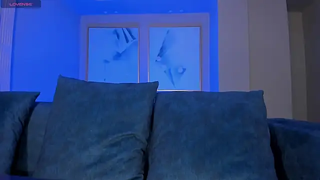 Snapshot of LindseyCox chatting on December 16, 12:37 am LindseyCox online show from December 16, 12:37 am