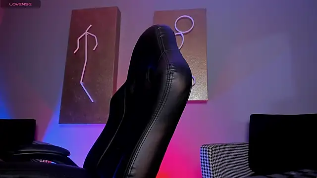 LindseyCox online show from October 17, 4:15 am