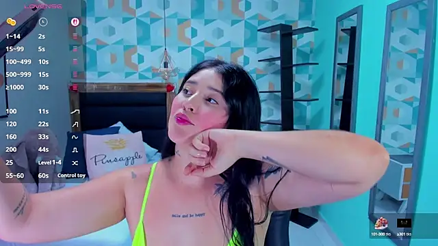 BIANCAROY1 online show from October 10, 6:51 pm