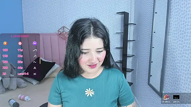 BIANCAROY1 online show from October 18, 6:30 pm