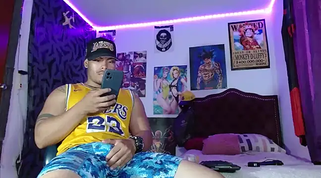 Snapshot of Danielsbigcum chatting on December 23, 2:17 pm Danielsbigcum online show from December 23, 2:17 pm