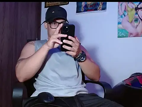 Snapshot of Danielsbigcum chatting on October 1, 6:14 pm Danielsbigcum online show from October 1, 6:14 pm