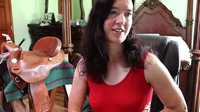 Snapshot of thornburyrose chatting on May 7, 6:13 pm thornburyrose online show from May 7, 6:13 pm