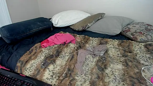 Lourdesnoirxh online show from September 18, 2:57 am