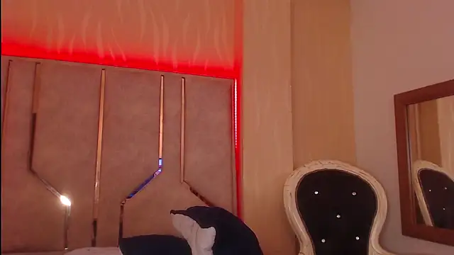 ChantalPetit online show from October 1, 7:42 pm