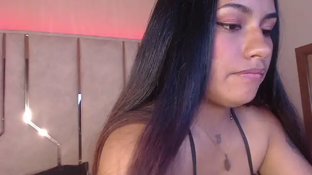 ChantalPetit online show from February 16, 7:10 pm