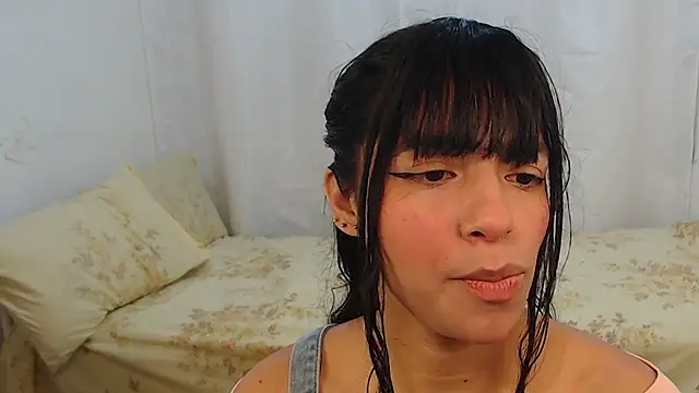 Snapshot of Liz_Galactic chatting on December 16, 7:41 pm Liz Galactic online show from December 16, 7:41 pm