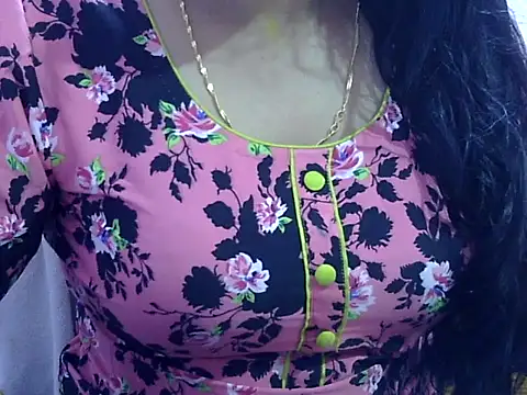 Snapshot of Your_wild_Dia chatting on October 9, 6:33 am Your wild Dia online show from October 9, 6:33 am