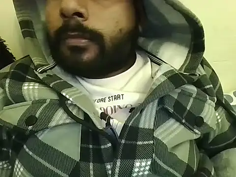 Snapshot of SHENOY3 chatting on January 9, 2:22 am SHENOY3 online show from January 9, 2:22 am