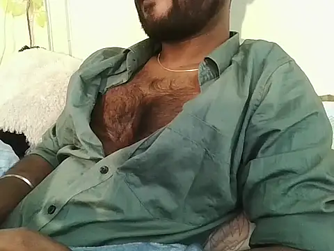 Snapshot of SHENOY3 chatting on February 1, 4:35 am SHENOY3 online show from February 1, 4:35 am