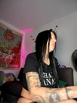 Snapshot of kiaraglam2 chatting on October 15, 1:22 pm kiaraglam2 online show from October 15, 1:22 pm