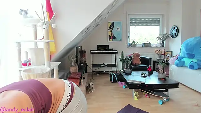 tinny williams online show from October 13, 7:30 am