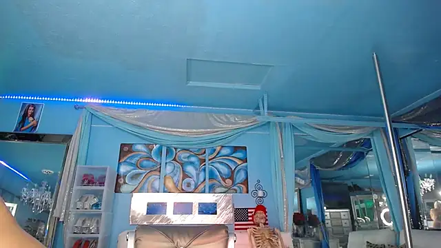 Snapshot of ADRIANNA_FOX chatting on September 20, 7:42 am ADRIANNA FOX online show from September 20, 7:42 am