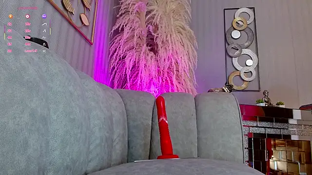 Snapshot of adara_le chatting on October 13, 12:38 pm adara le online show from October 13, 12:38 pm