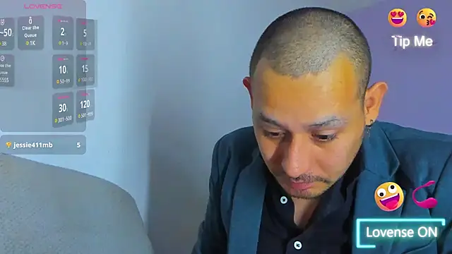 Snapshot of jhonyalzate2 chatting on December 7, 5:04 am jhonyalzate2 online show from December 7, 5:04 am